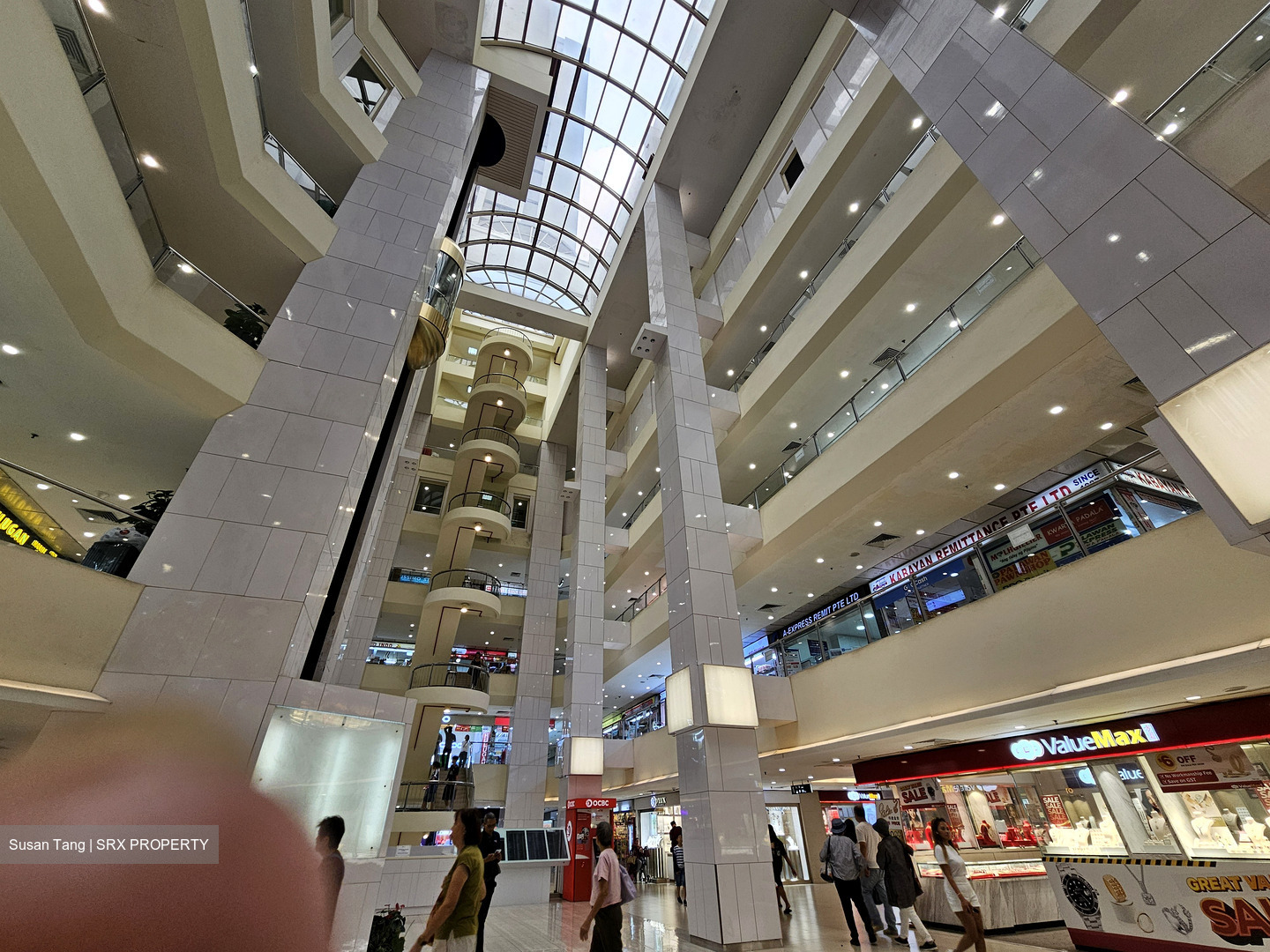Lucky Plaza (D9), Retail #616434111
